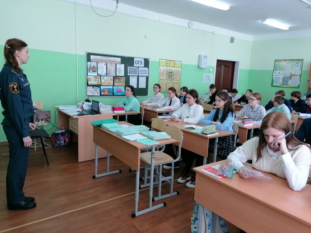 В Болгарской средней школе №1 с учениками провели профилактическую беседу