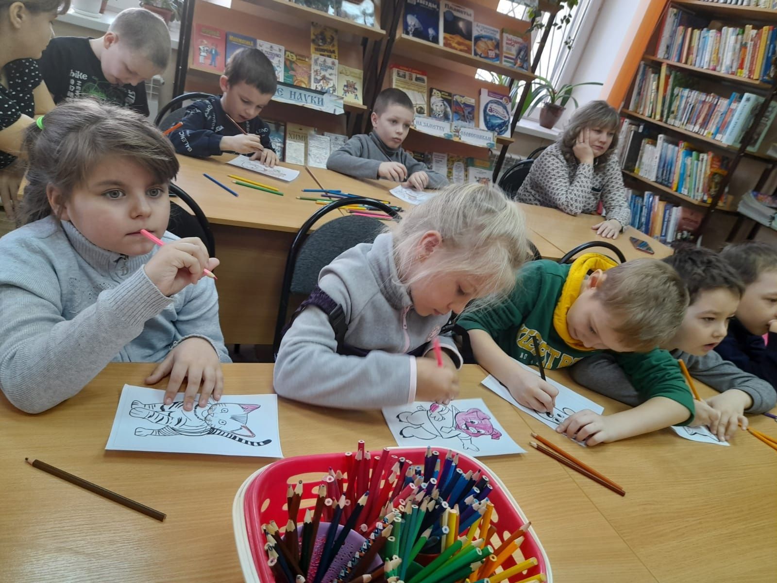 Объединение «Клуб юного читателя» посетили детскую библиотеку Болгара