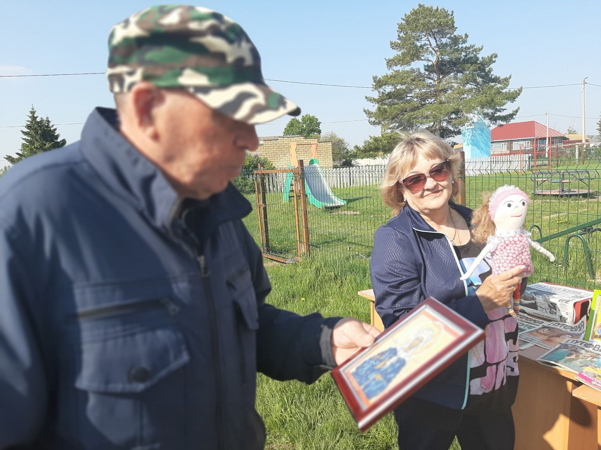 В Иж-Борискино организовали выставку творческих работ Ирины Маловатой