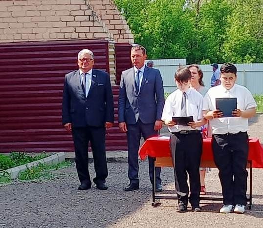 Для выпускников 9 класса Кузнечихинской школы прозвучал последний звонок