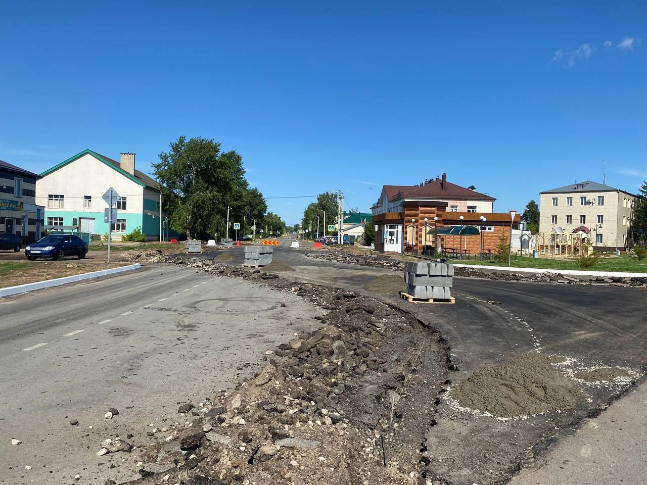 В Болгаре возле центрального рынка перекрыта проезжая часть