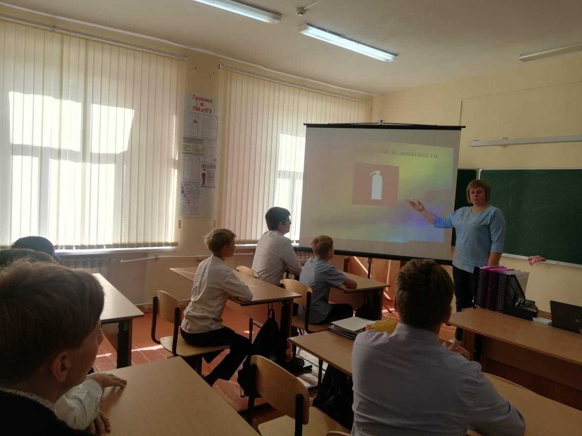 В селе Полянки с учениками провели игровой урок