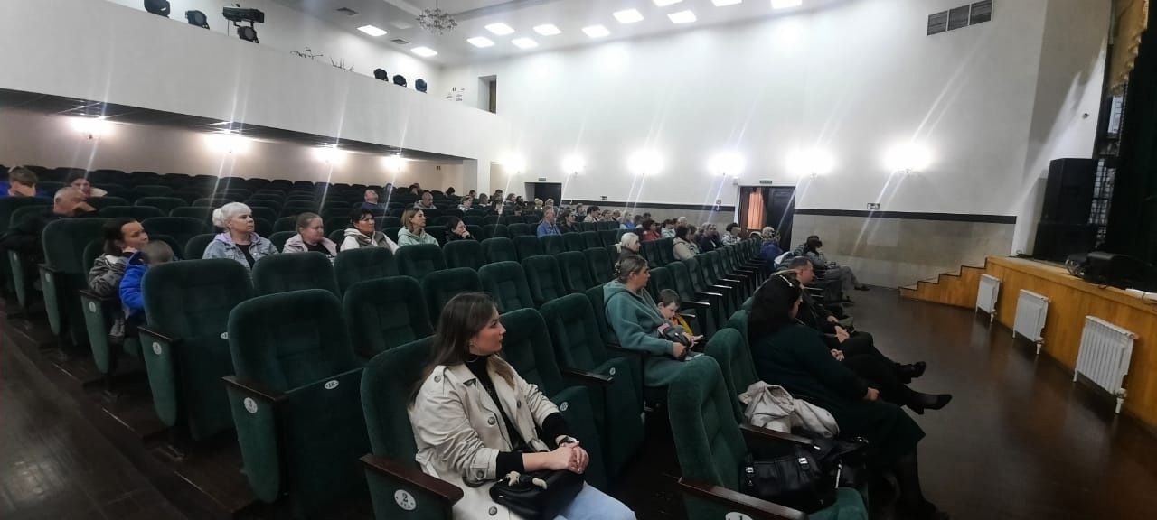 9 сентября в районном Доме культуры состоялось общешкольное родительское собрание