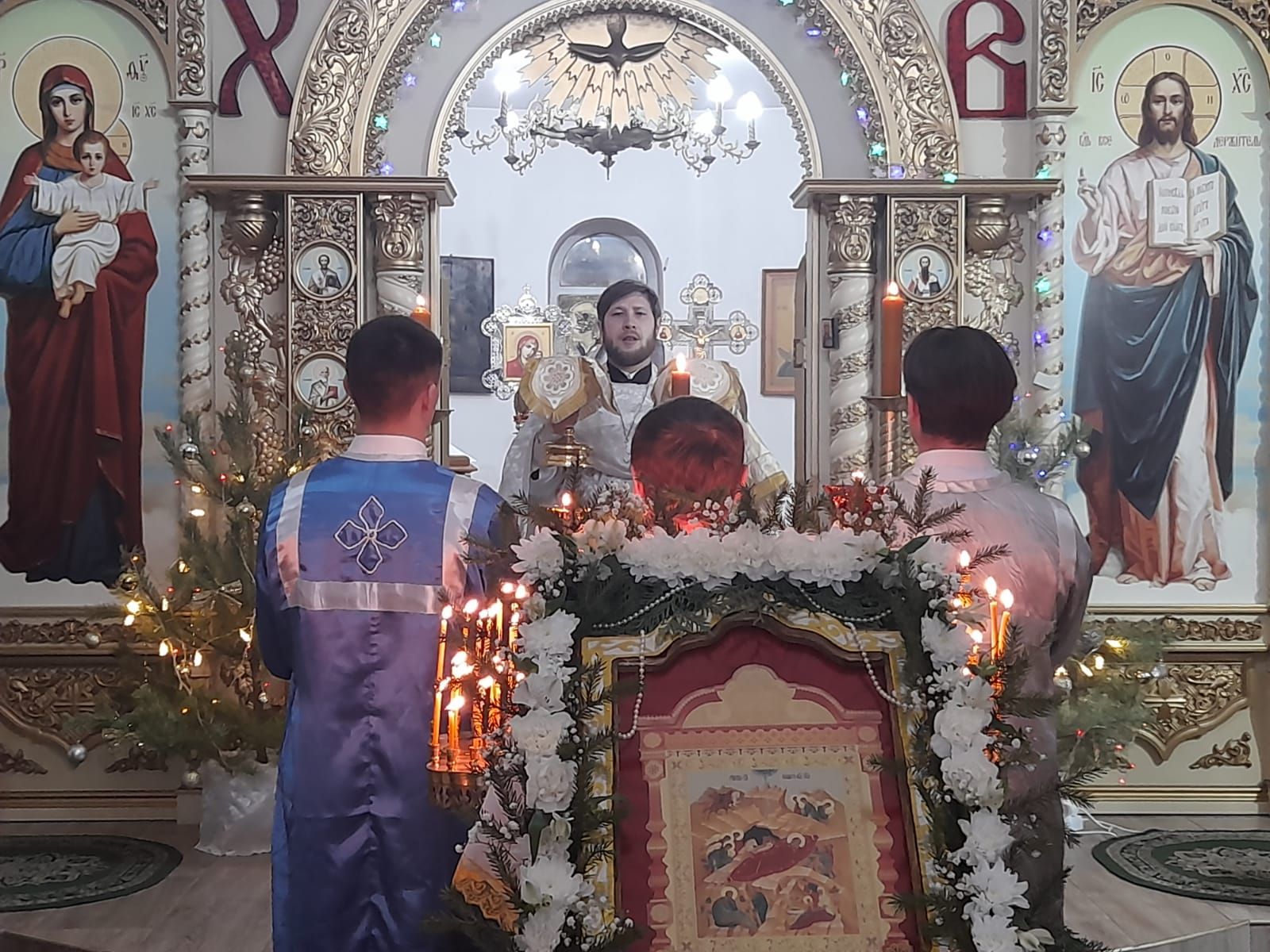 Православные спассцы встретили Рождество Христово