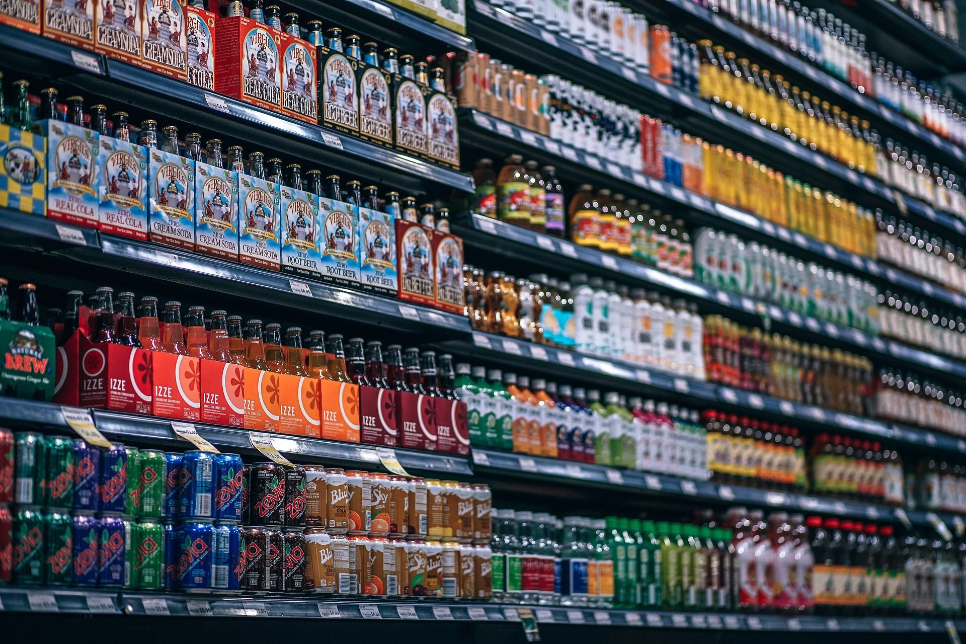 Госдума предлагает ввести полумиллионный штраф за продажу энергетиков детям