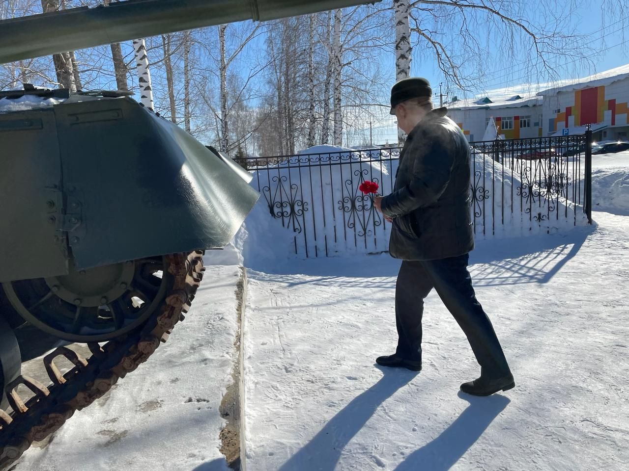 В Болгаре возложили цветы к памятнику воинам-интернационалистам