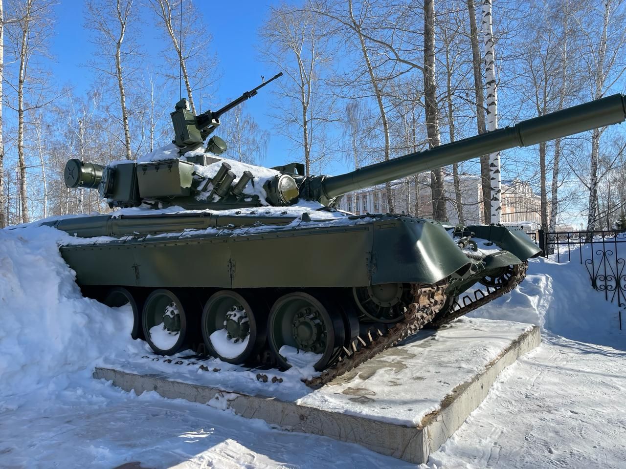 В Болгаре возложили цветы к памятнику воинам-интернационалистам