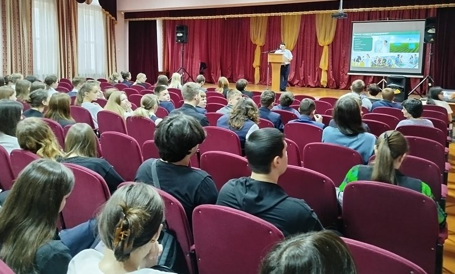 Школьники и студенты Спасского района познакомились с профессиями в сельском хозяйстве