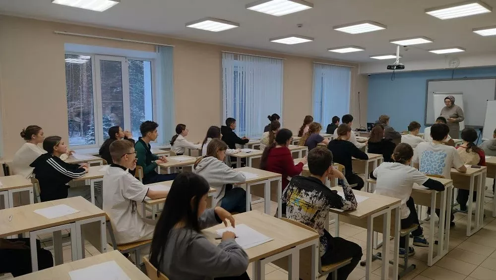 Школьница из Болгара стала призёром республиканского лингвострановедческого турнира «Планета языков»