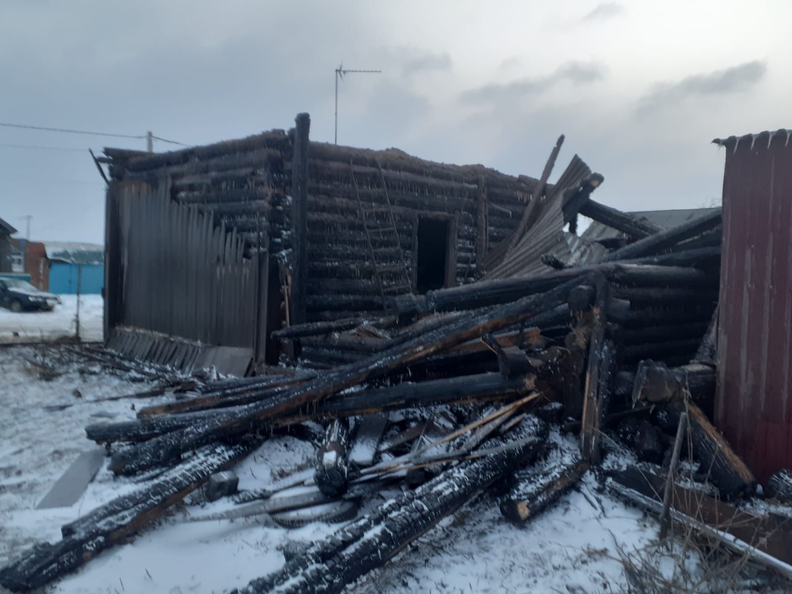 В селе Полянки Спасского района сгорел жилой дом