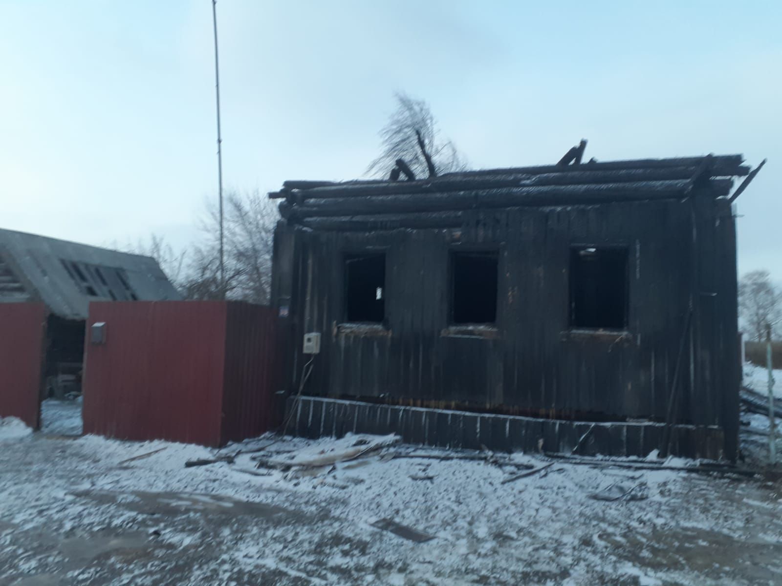 В селе Полянки Спасского района сгорел жилой дом