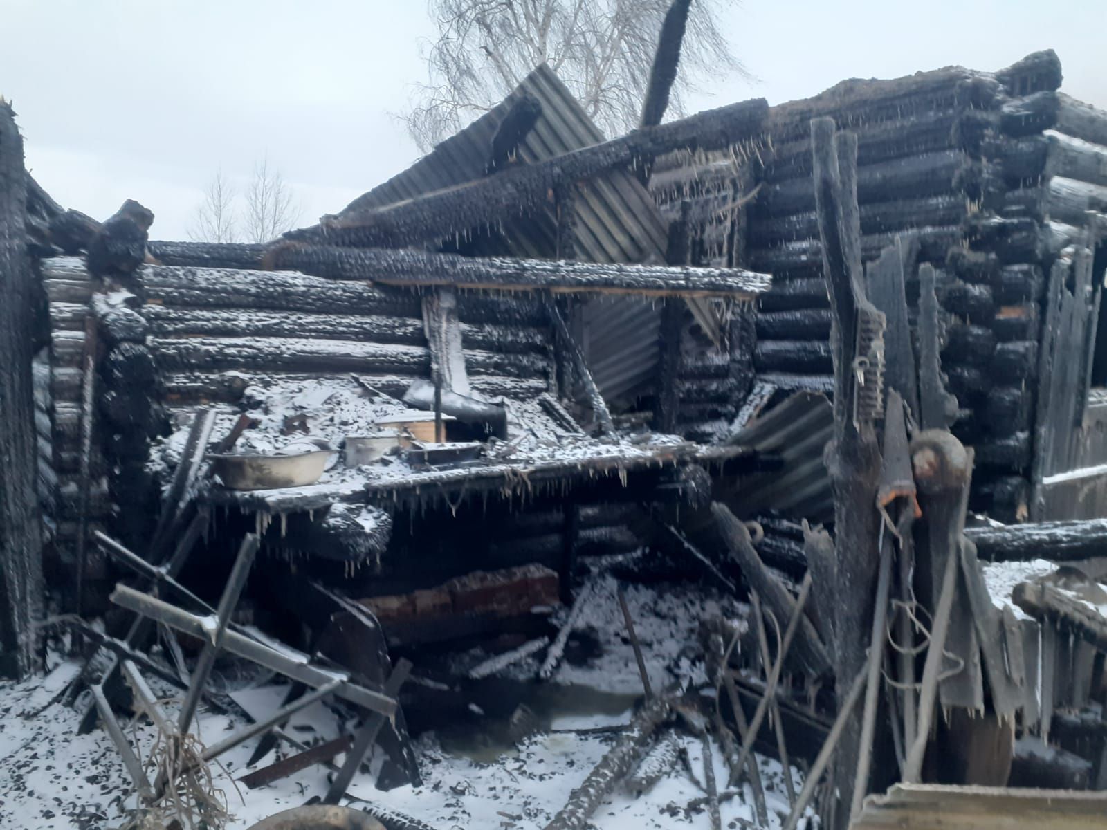 В селе Полянки Спасского района сгорел жилой дом