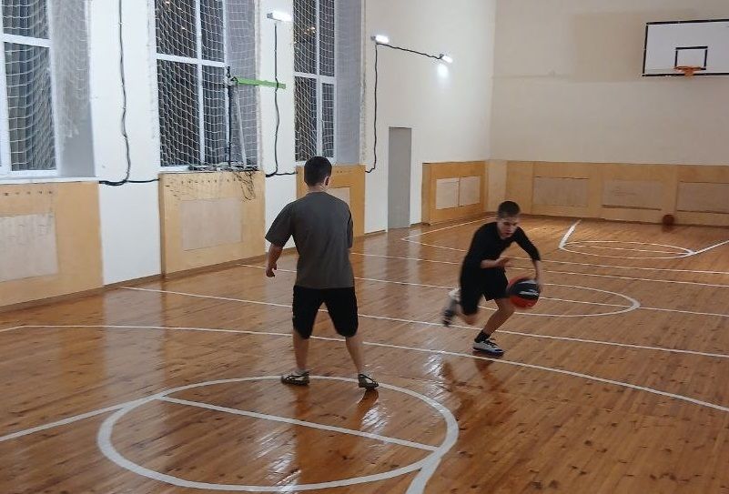 В Кимовской школе прошёл новогодний баскетбольный турнир «1 на 1»