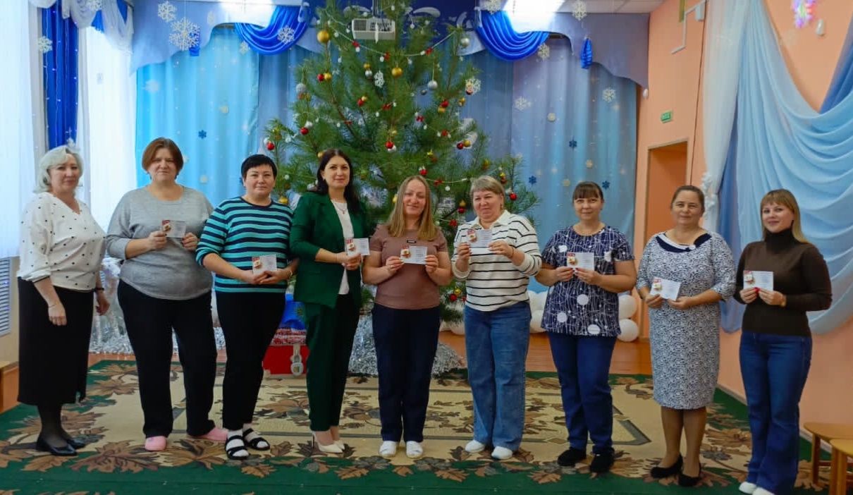 Педагоги детского сада «Родничок» получили золотые знаки ГТО