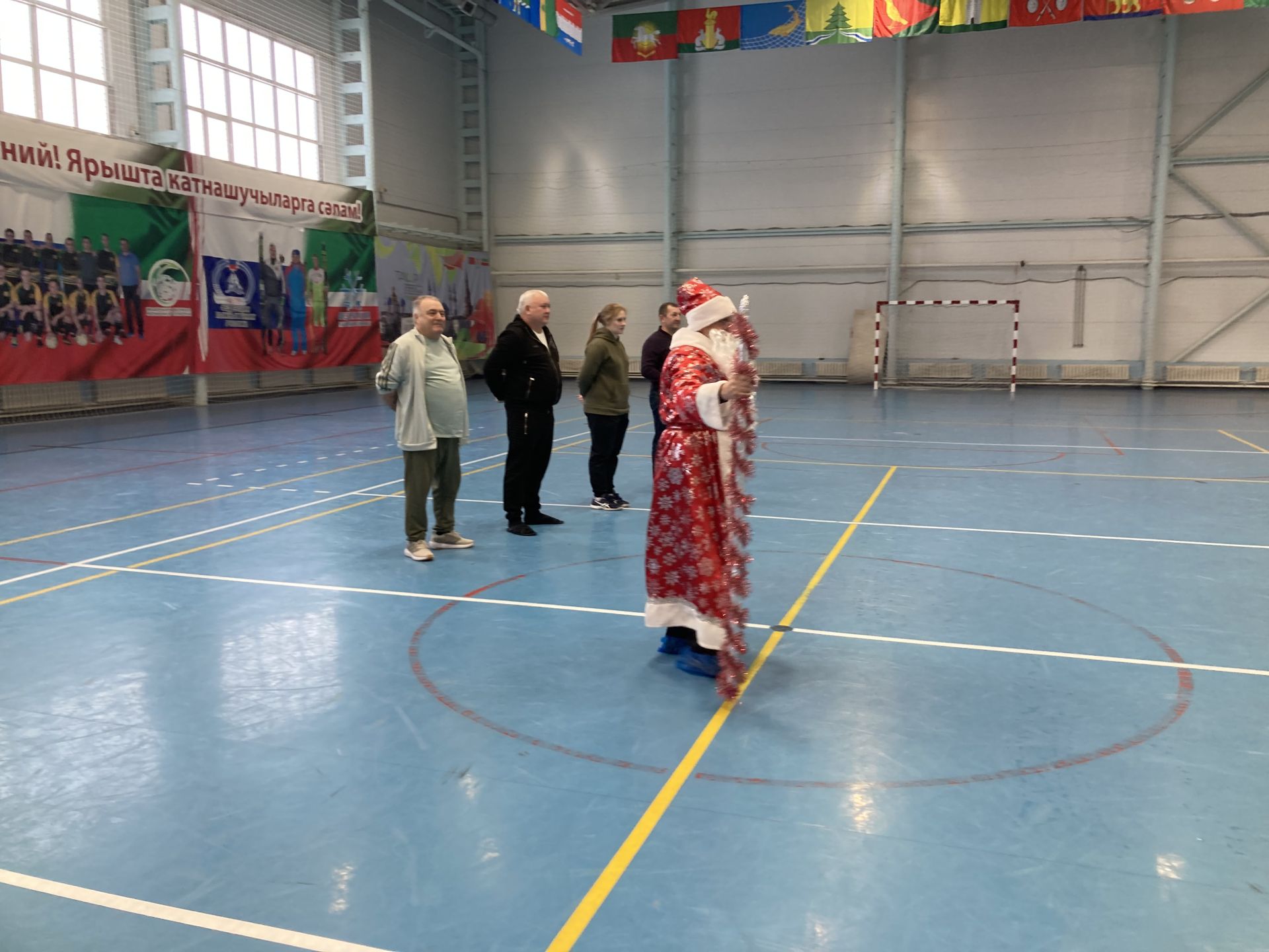 В Спасском районе прошёл новогодний турнир по бадминтону