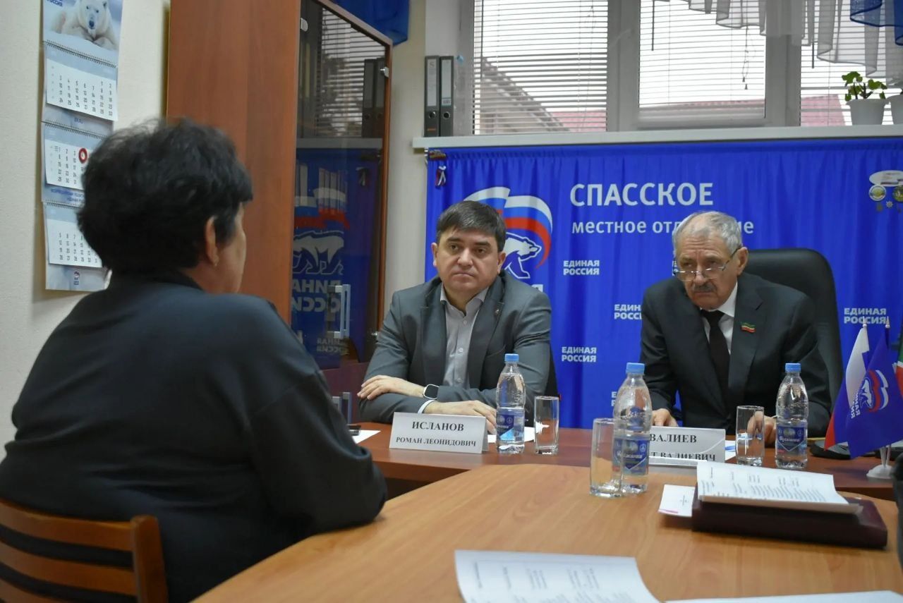 Депутат Госсовета РТ Фоат Валиев провёл приём граждан в Спасском районе