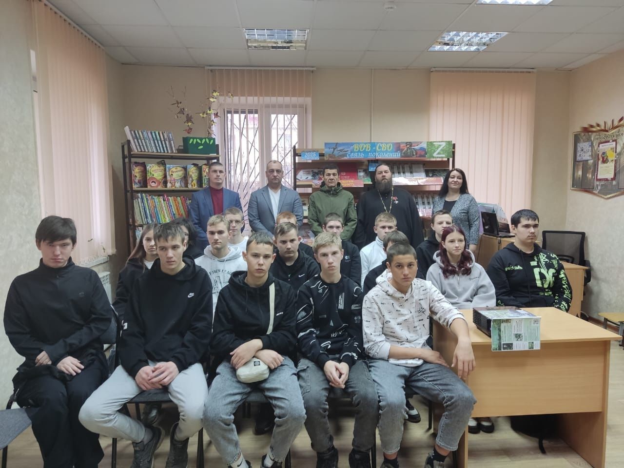 Студенты Спасского техникума встретились с ветеранами боевых действий и участником СВО