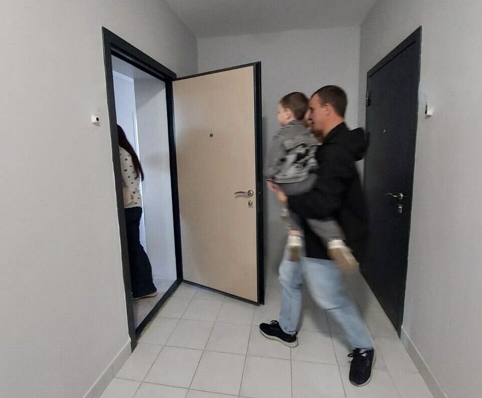 Владельцев квартир ждет штраф 15 000 рублей за открывающуюся наружу дверь