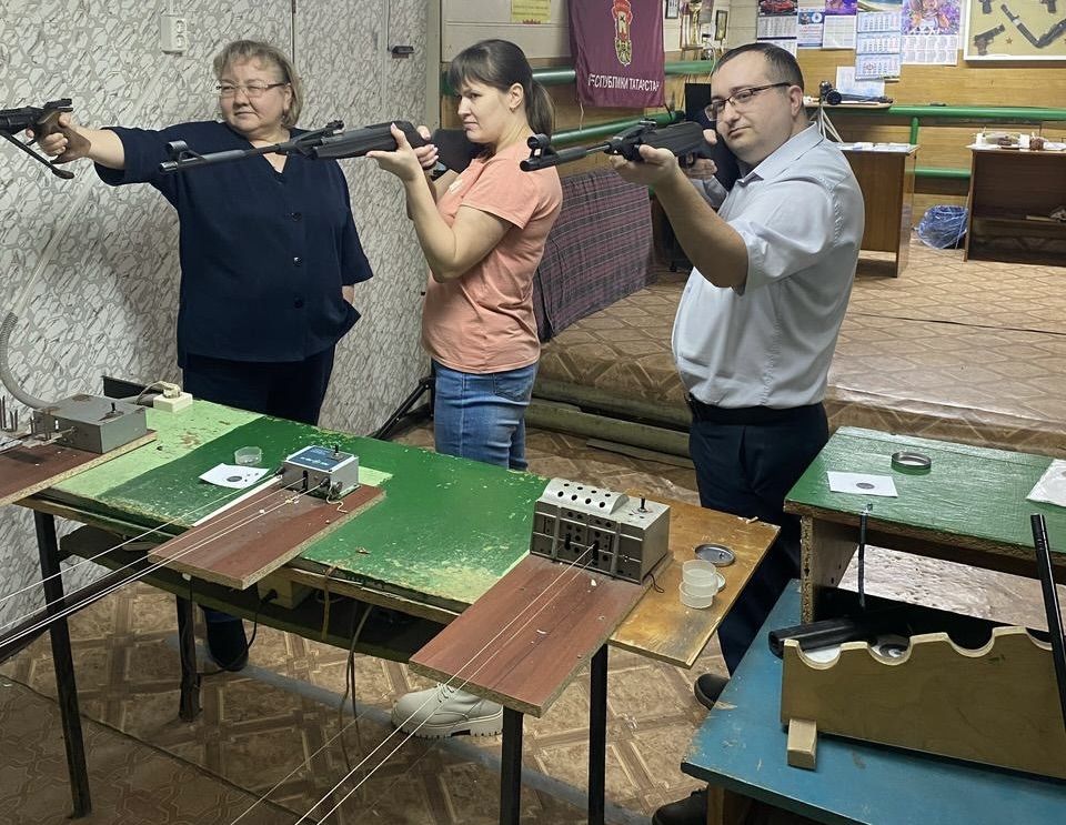 В Болгаре прошли соревнования по пулевой стрельбе среди коллективов