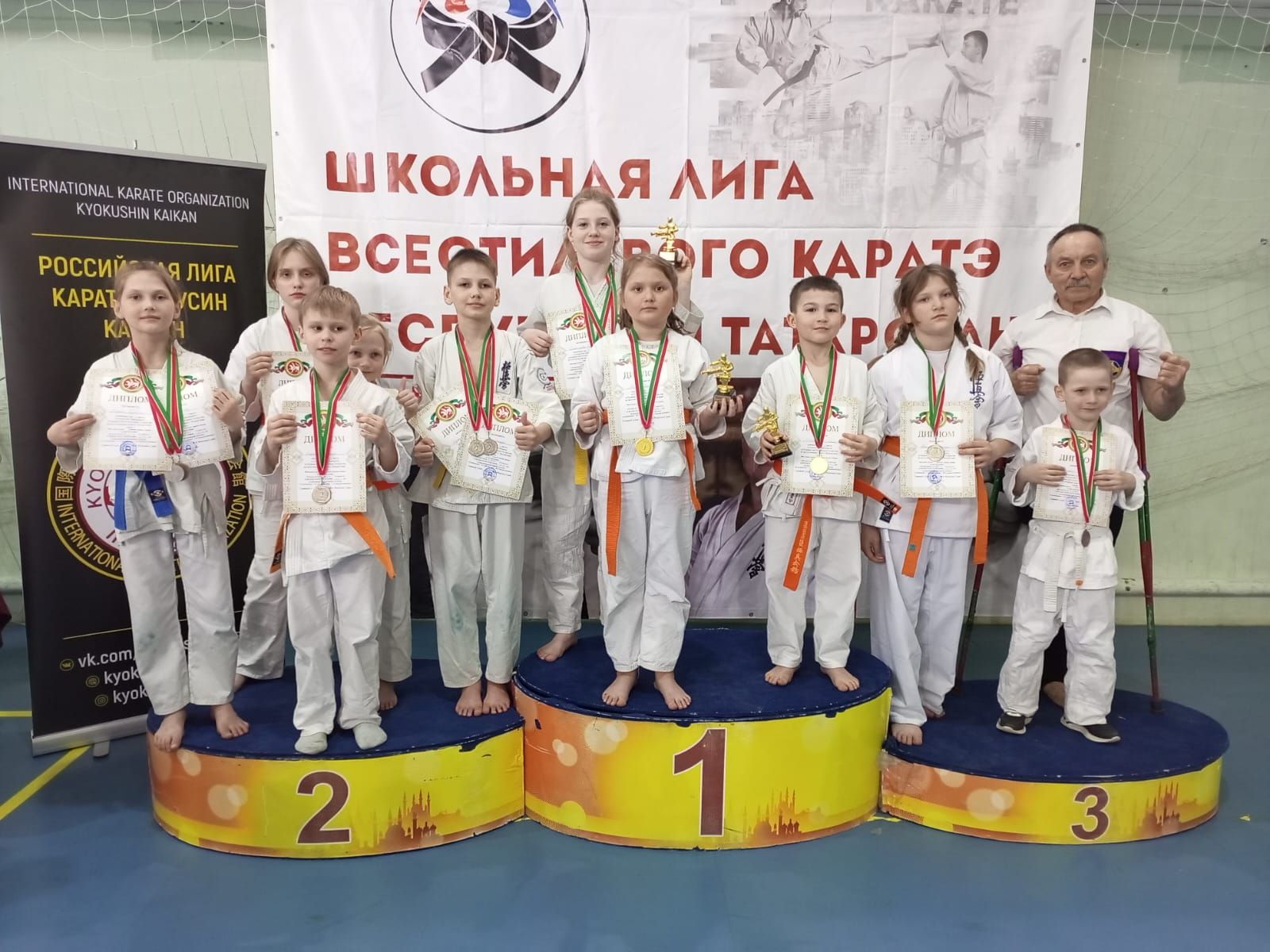 Каратисты Болгара завоевали три золотые и шесть серебряных медалей в чемпионате РТ