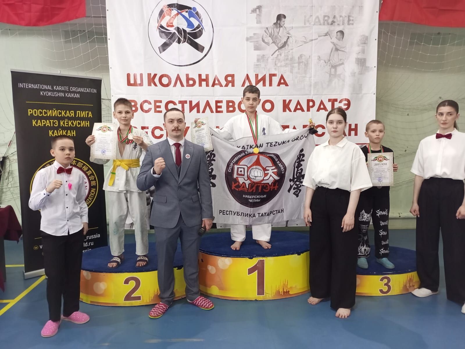 Каратисты Болгара завоевали три золотые и шесть серебряных медалей в чемпионате РТ
