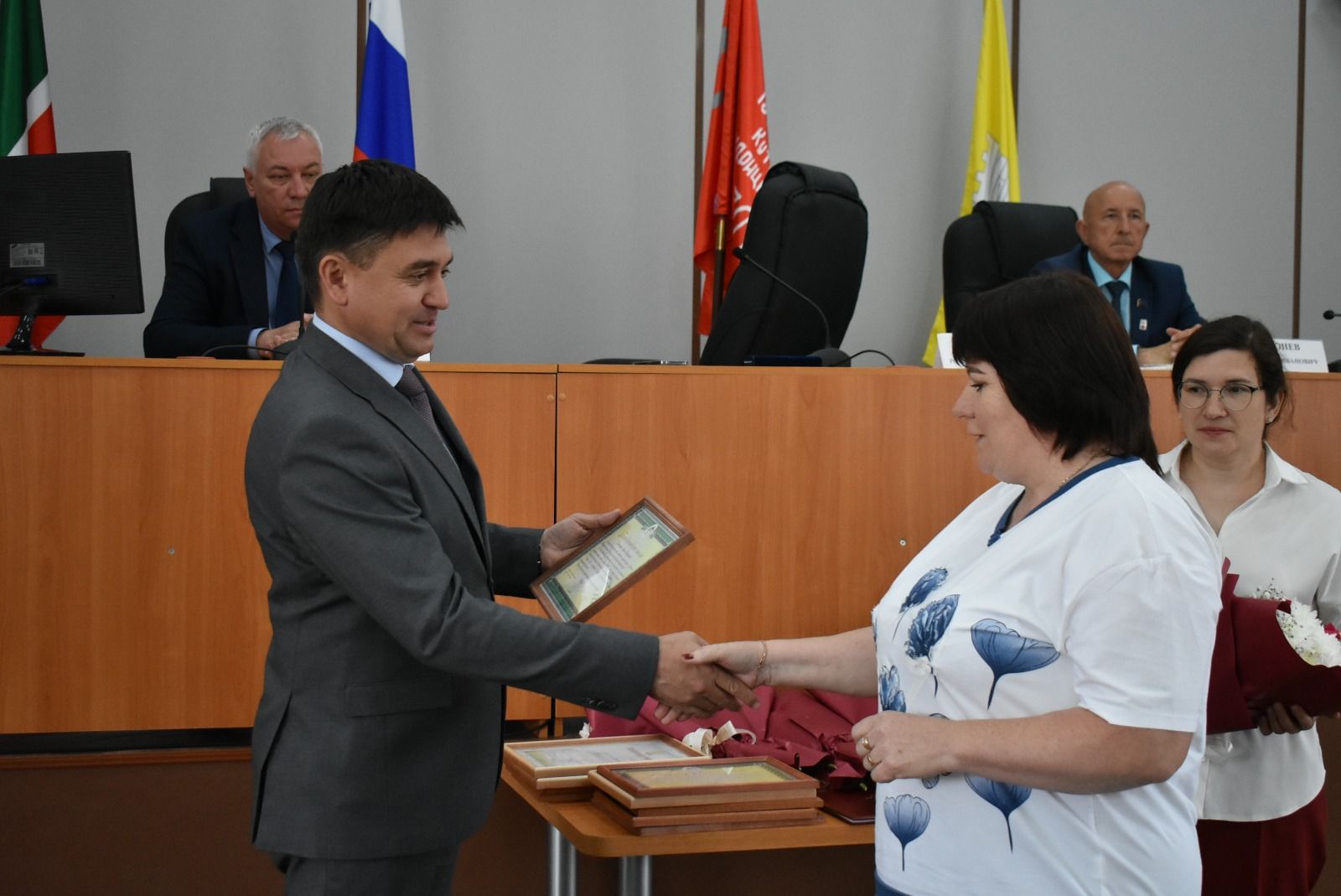 Спас районында иң яхшы социаль хезмәткәрләрне бүләкләделәр