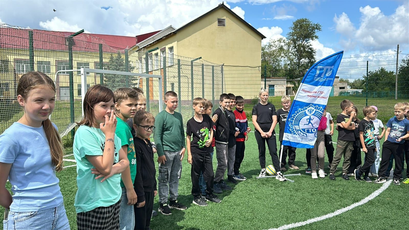Ученики второй городской средней школы Болгара сдали нормативы ВФСК ГТО