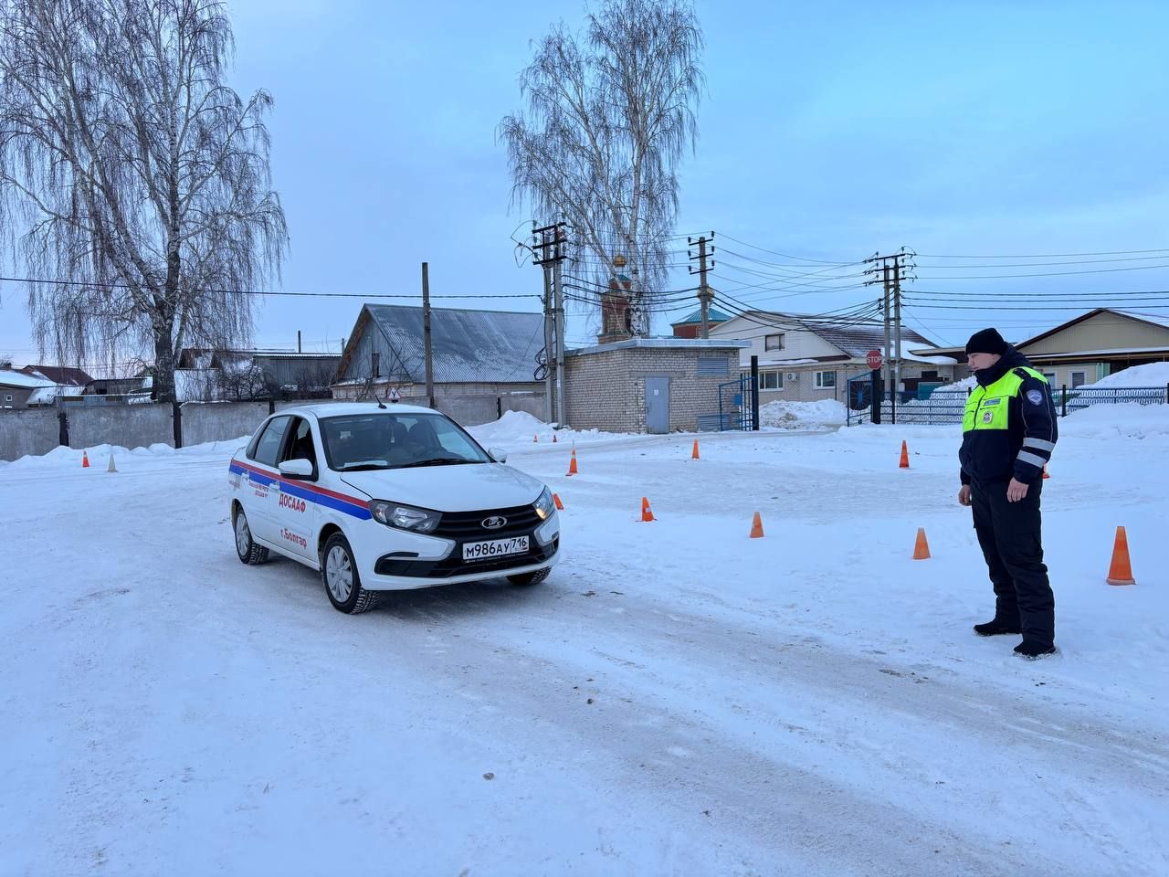 Курсанты автошколы Спасского ДОСААФ сдали пробный экзамен