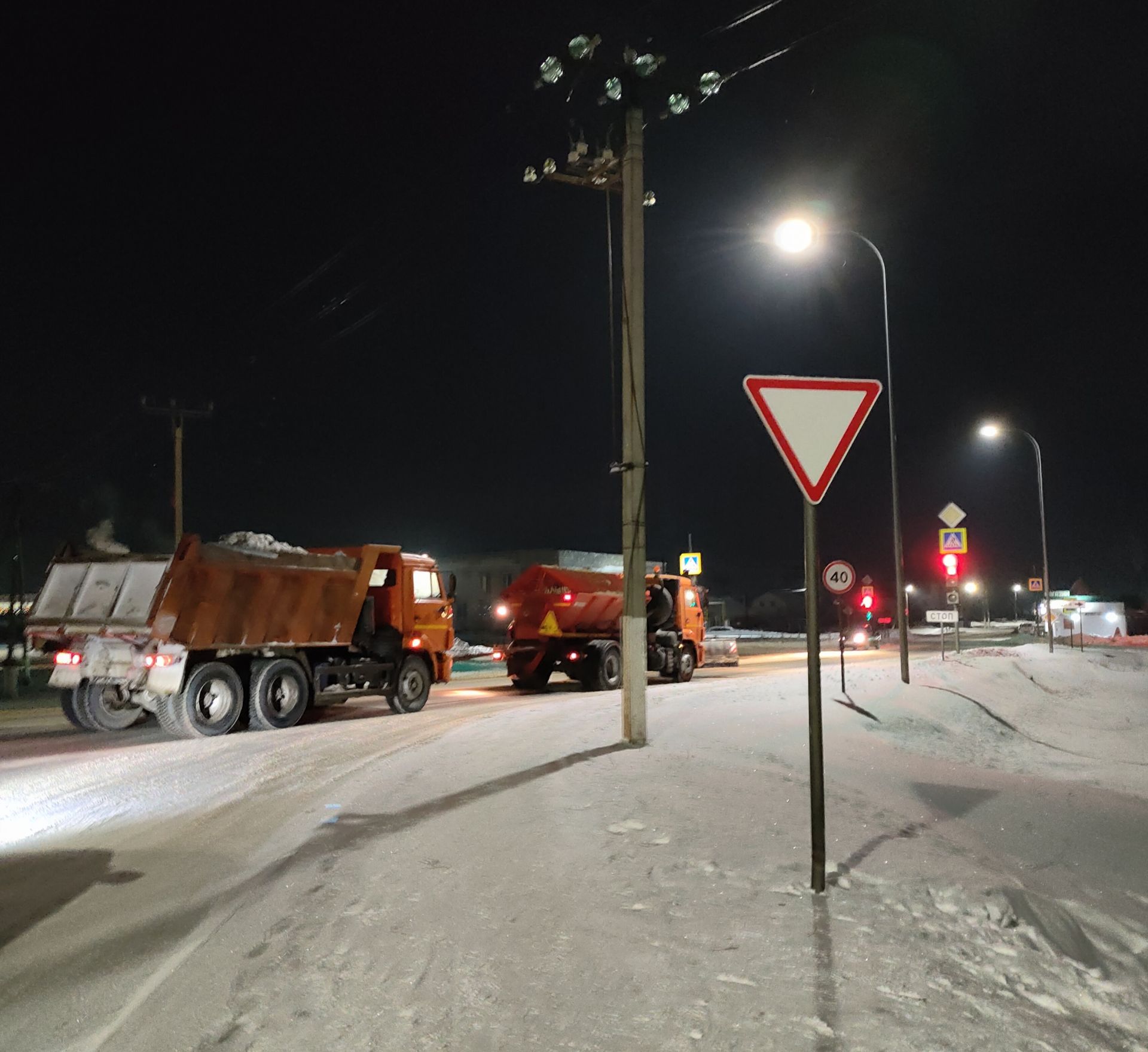 В Болгаре продолжается расчистка улиц от последствий сильного снегопада