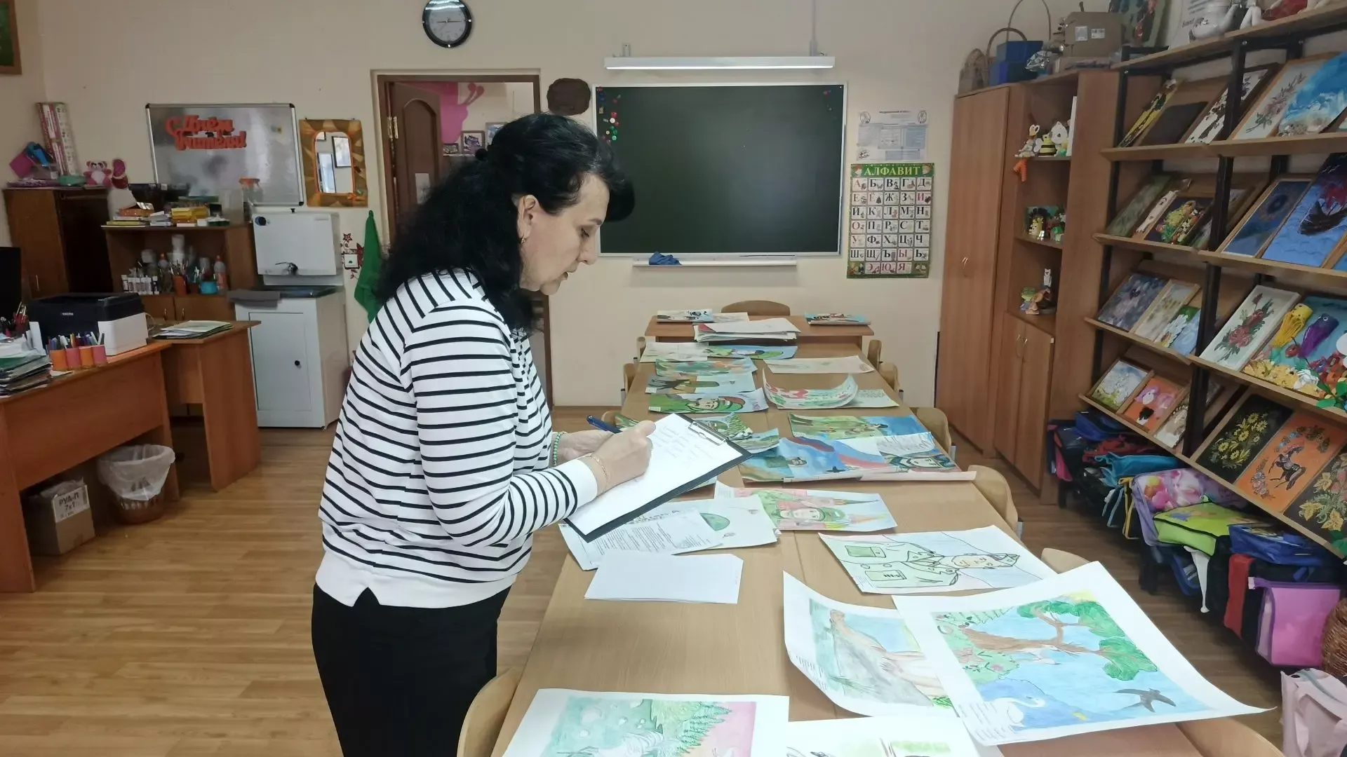 В Болгаре подвели итоги конкурсов рисунков «Нарисуй защитника Отечества» и «Сохраним природу Татарстана»