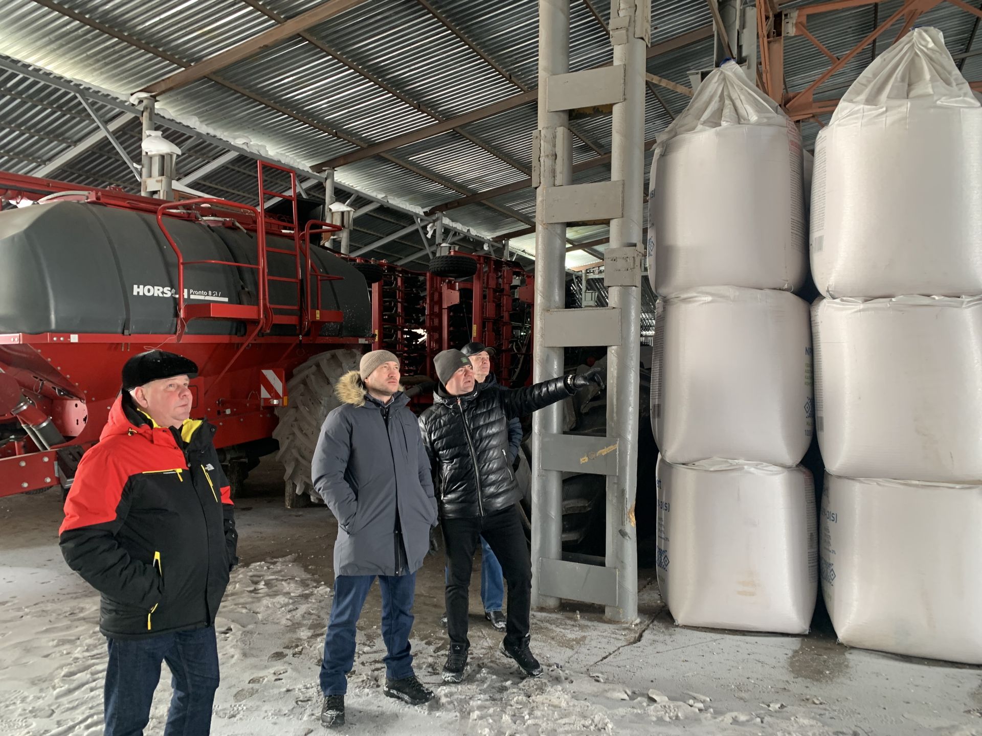 Замминистра сельского хозяйства РТ оценил готовность аграриев Спасского района к весенне-полевым работам