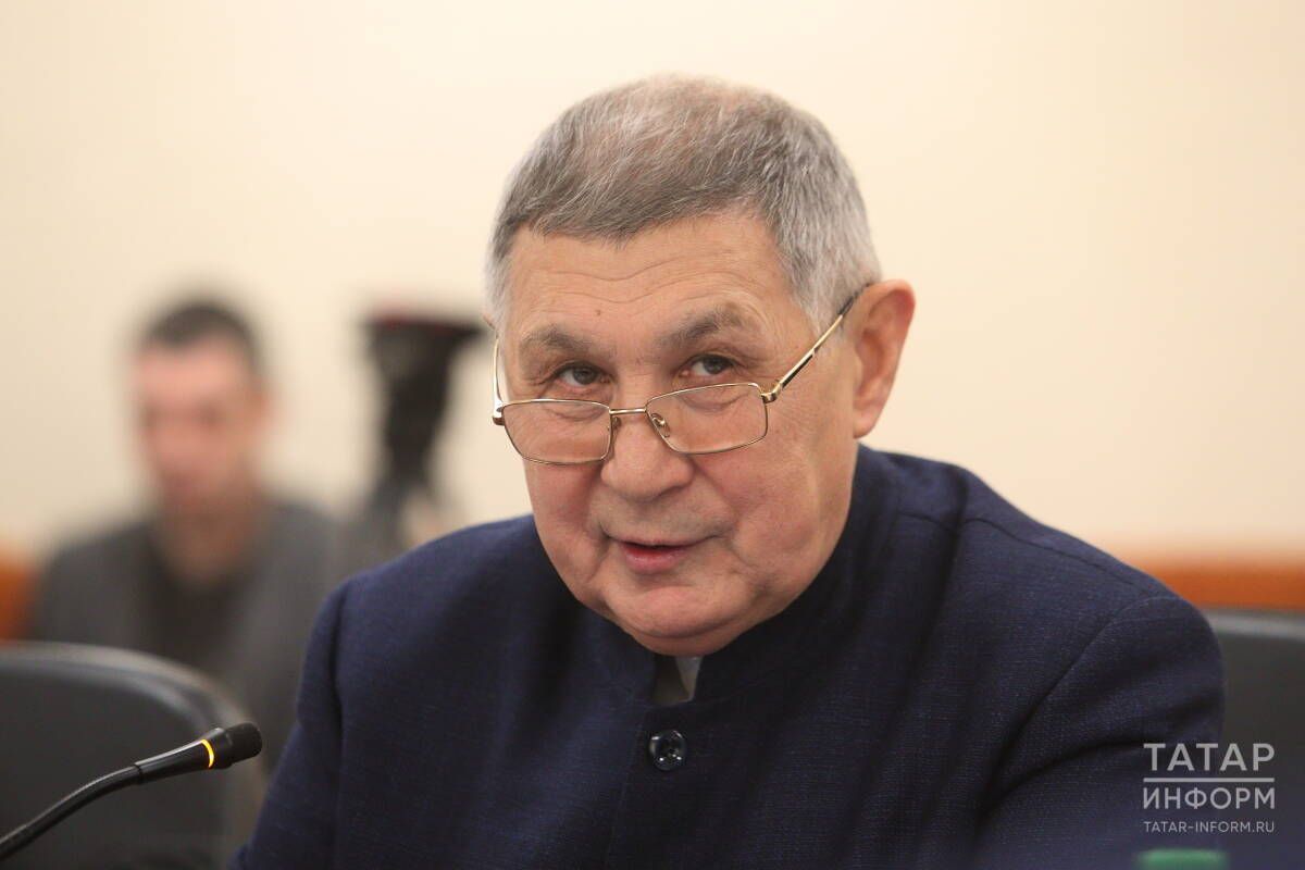 Рифкать Миңнеханов: «Мәгълүмат чаралары катлаулы технологияләрне аңлаешлы телгә күчерергә тиеш»