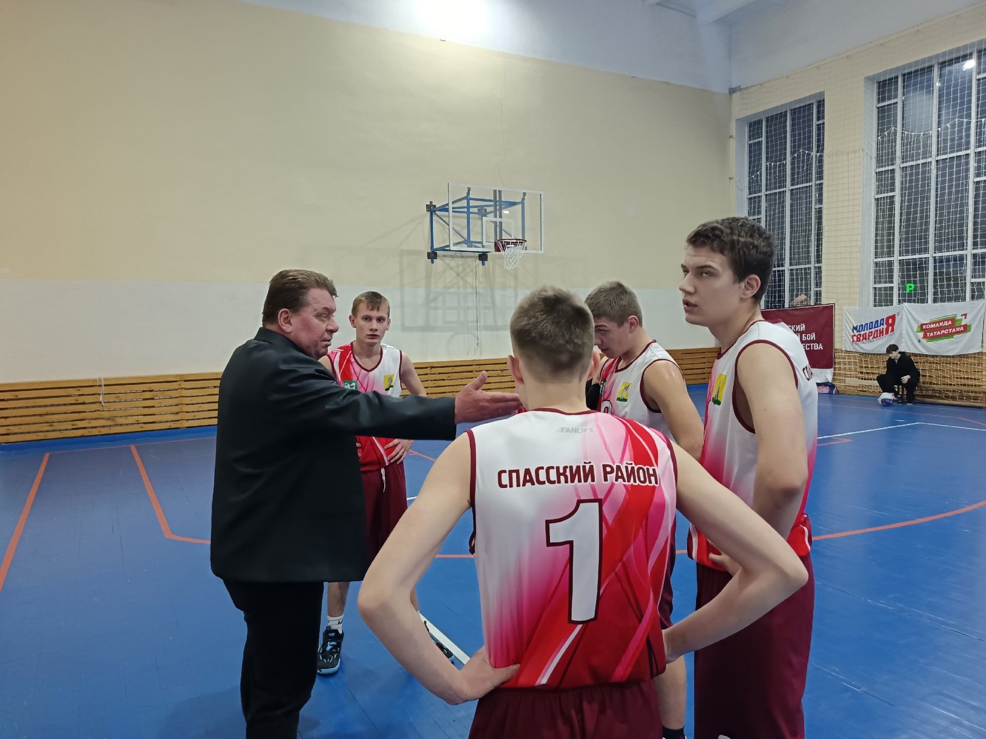 Баскетбольный турнир объединил юных спортсменов Спасского района и Ульяновской области