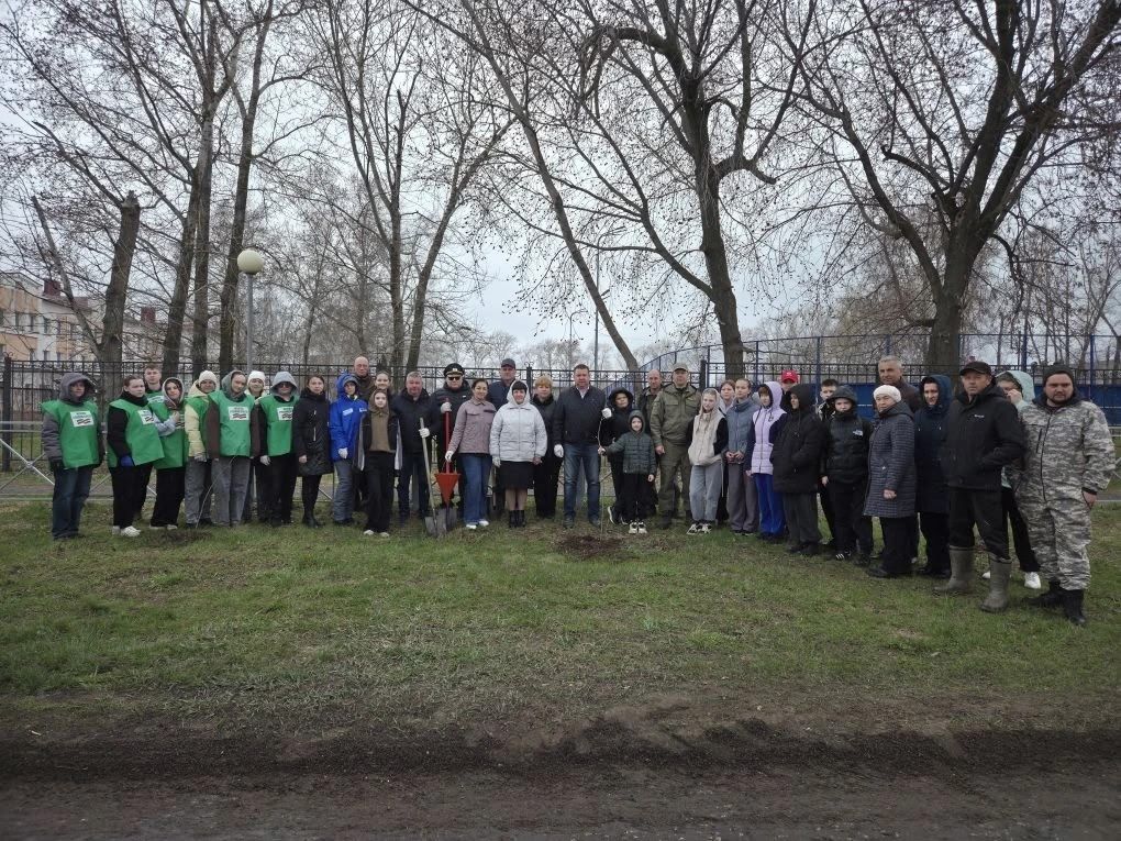 В Болгаре высадили деревья в память о жертвах Чернобыльской катастрофы