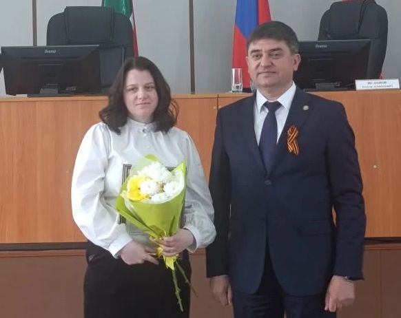 В Спасском районе наградили муниципальных служащих в честь профессионального праздника