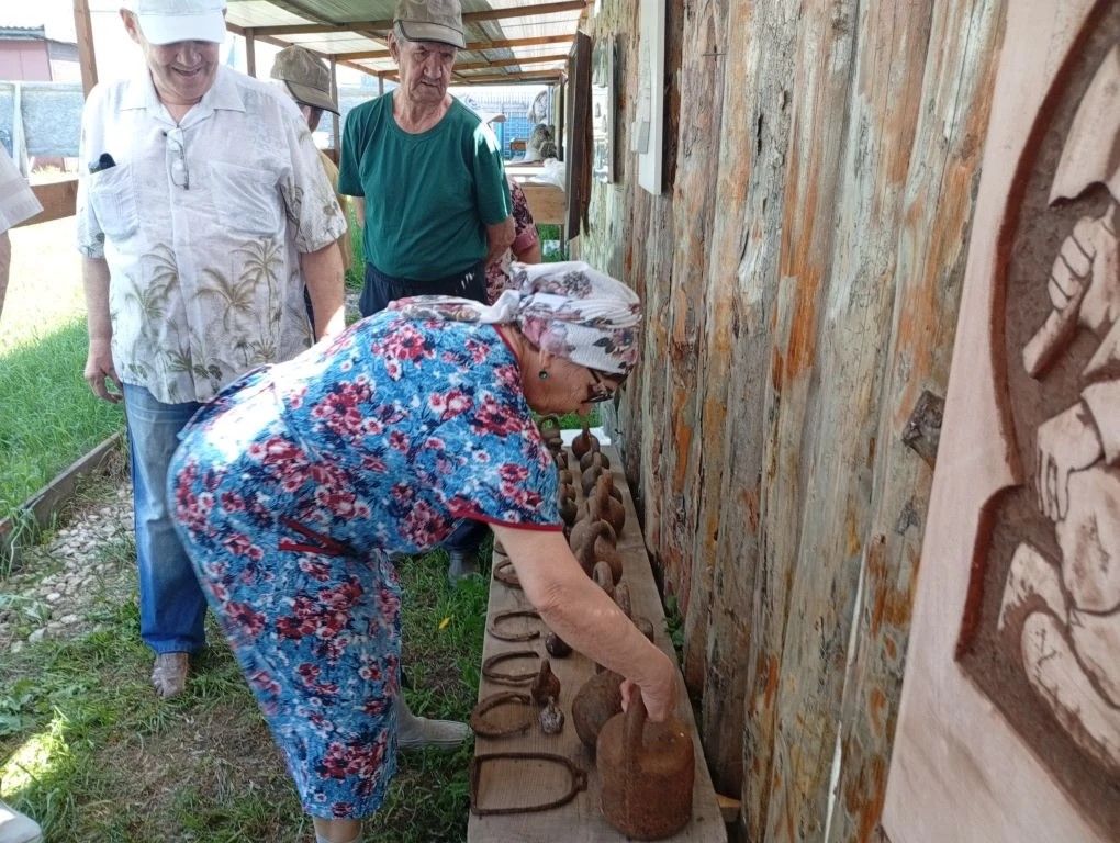 Подопечные Спасского ДИПИ побывали в музее под открытым небом Федора Парунзина