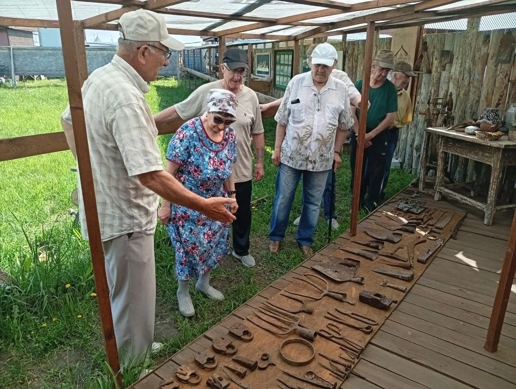 Подопечные Спасского ДИПИ побывали в музее под открытым небом Федора Парунзина