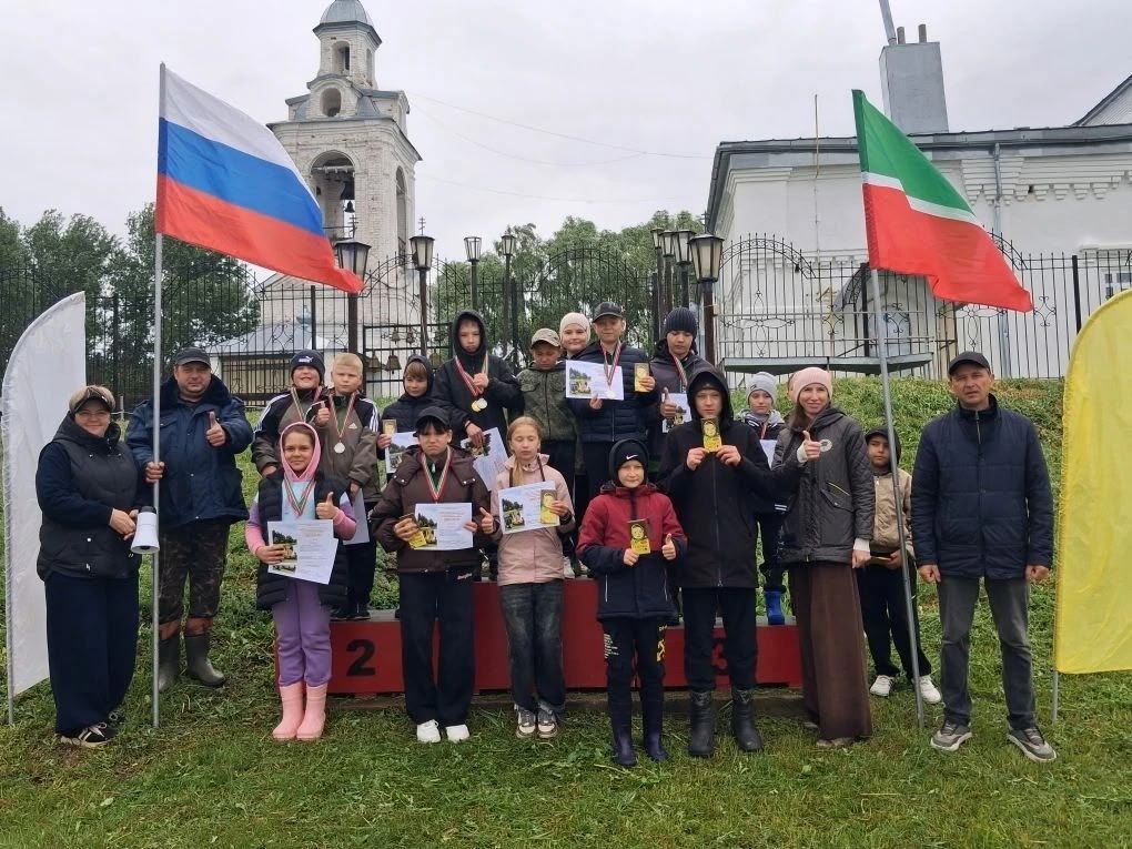На озере Чистое в селе Три Озера прошло первенство по парусному судомодельному спорту