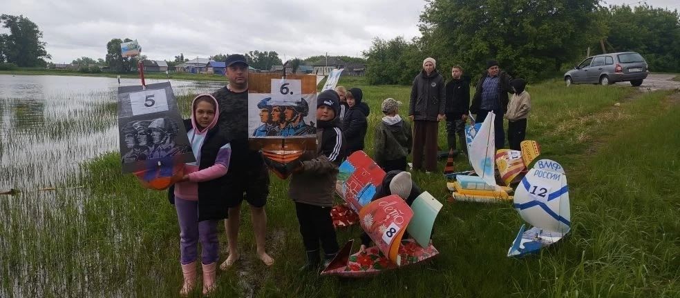 На озере Чистое в селе Три Озера прошло первенство по парусному судомодельному спорту