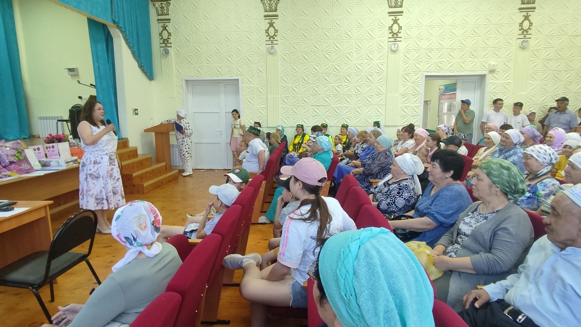 Средний Юрткуль отметил День села песнями, танцами и народными играми