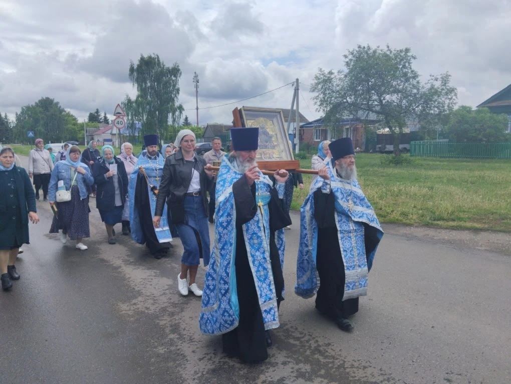 В двух сёлах Спасского района прошел Крестный ход в честь Казанской иконы Божией Матери