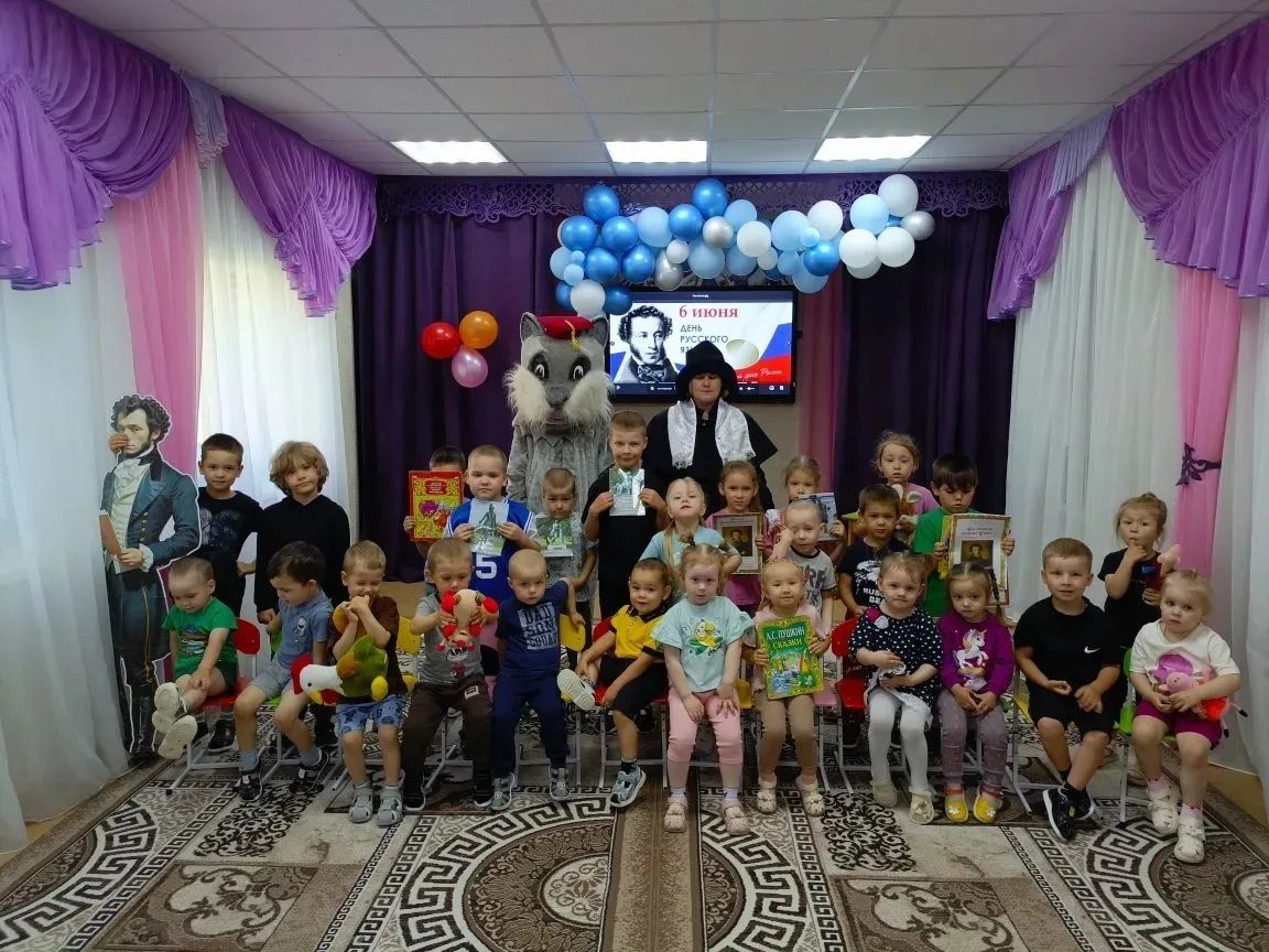 В детской библиотеке Болгара дошколята отправились в путешествие по Лукоморью