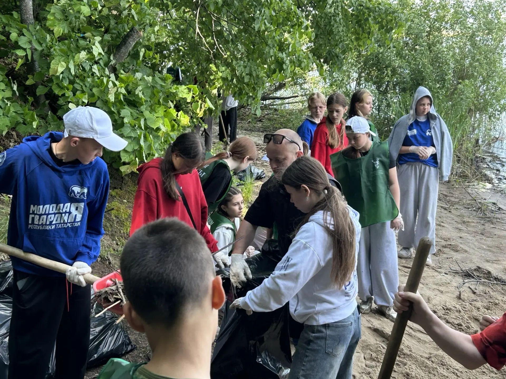 В лагере «Болгар» Спасского района прошла акция «Чистый берег»