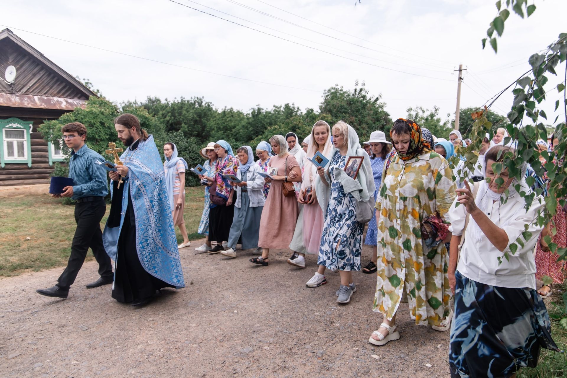 В храме села Три Озера Спасского района почтили память Тихвинской иконы Божией Матери
