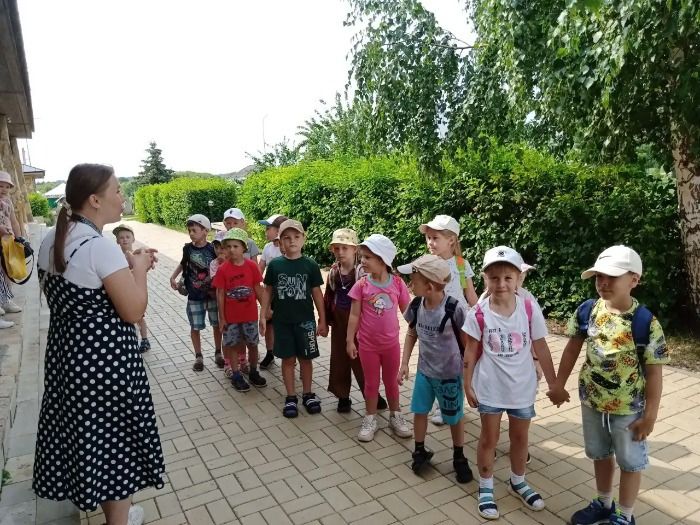 В Болгарском музее-заповеднике детям показали, как работает ткацкий станок