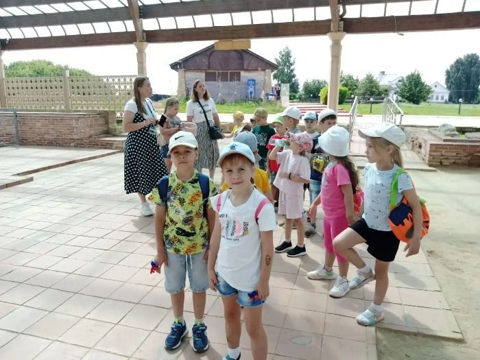 В Болгарском музее-заповеднике детям показали, как работает ткацкий станок