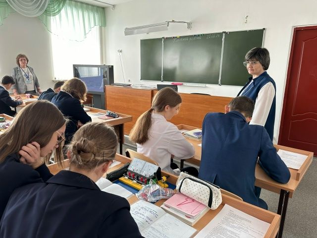 Восемь педагогов из Спасского района получили гранты в рамках проекта «Физико-математический прорыв»