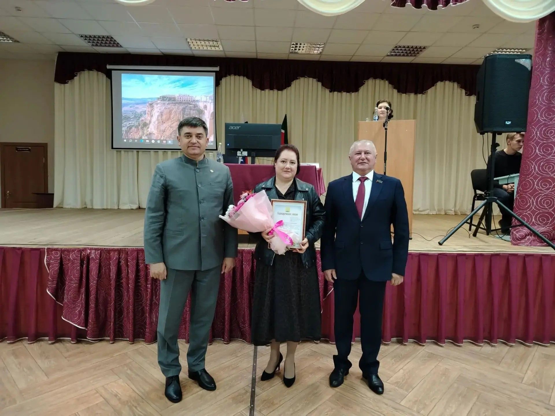 Жители Полянского поселения обсудили с главой района благоустройство, дороги и водоснабжение
