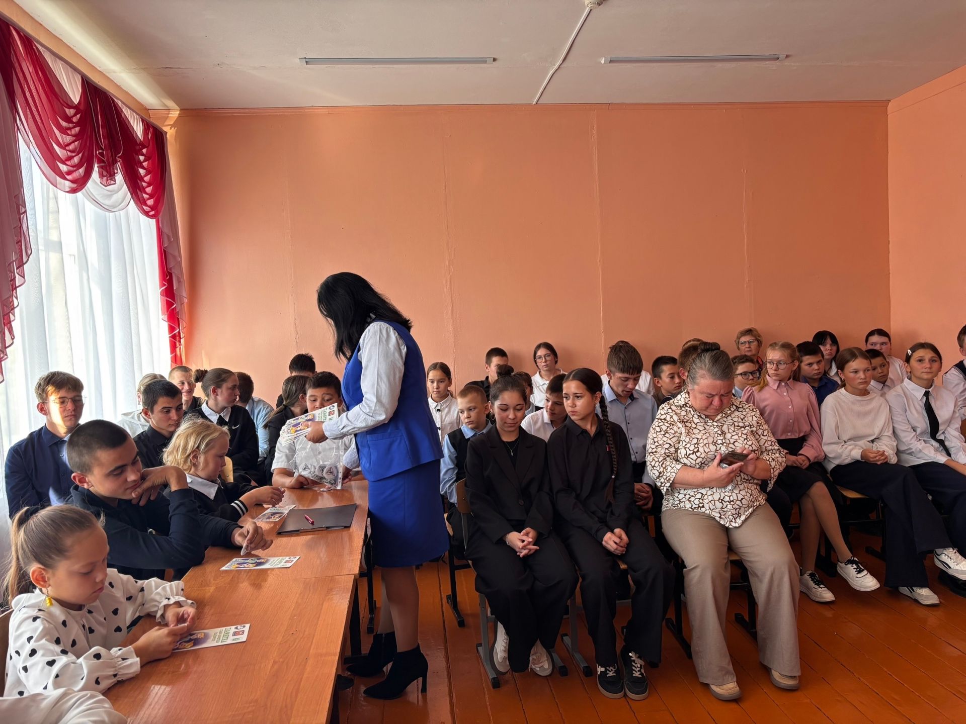 В Бураковской школе прошла встреча по безопасности дорожного движения