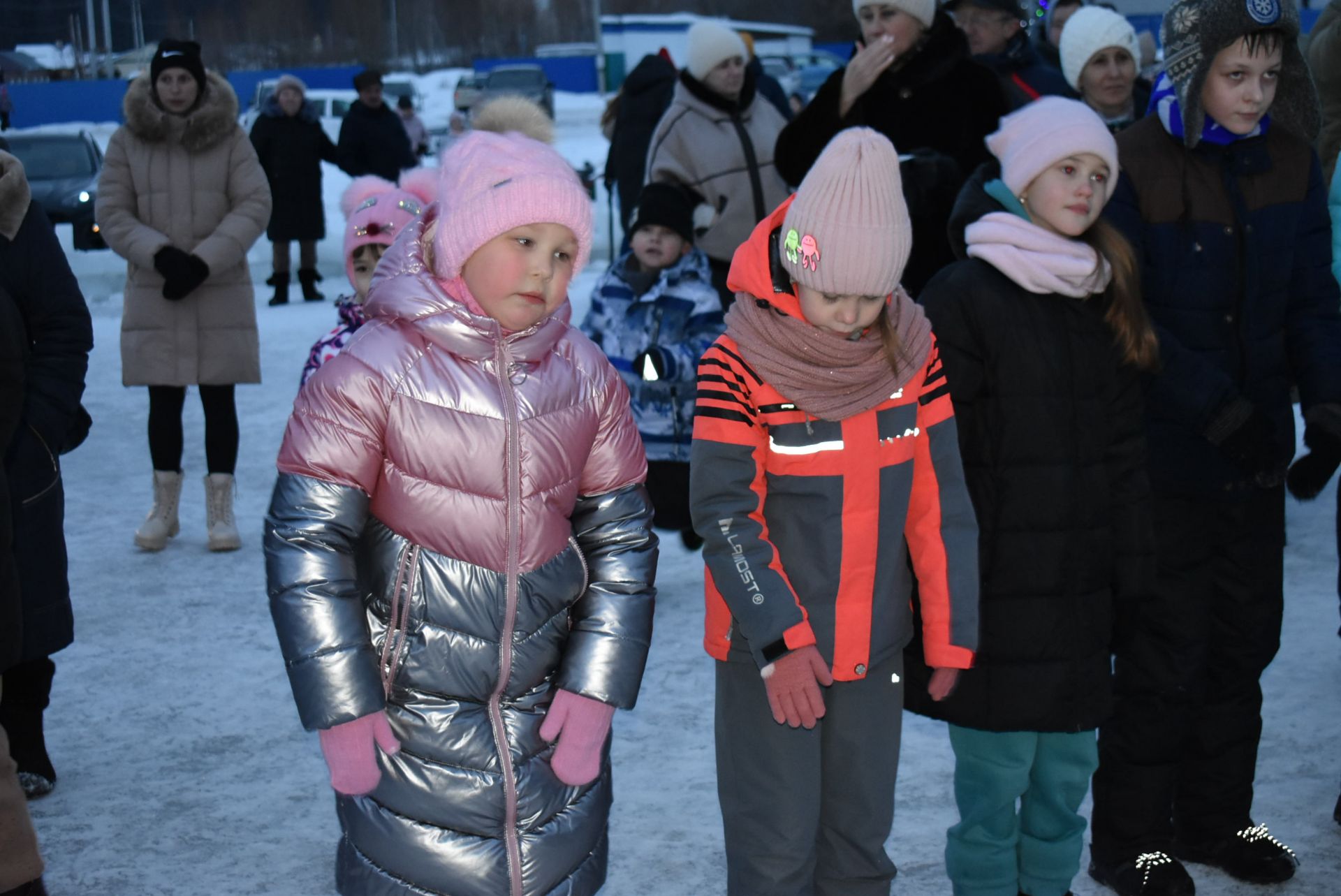 На площадке "Алексеевскдорстроя" Спасского района было не по-зимнему жарко